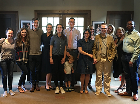 Celebrating Grounded: Gretchen Wright ’17, SOM ’17, Rebecca Hampe, George Hampe ’17, Gwyneth Muller ’20, SOM ’20, Elizabeth Stahlmann ’17, Michael Barker ’10, SOM ’10 and son Lawrence, Maya Cantu ’10, DFA ’14, Melissa Rose ’18, Daniel Corr, Rachel Shuey ’18, Jocelyn Prince (Staff), and Al Heartley ’18.